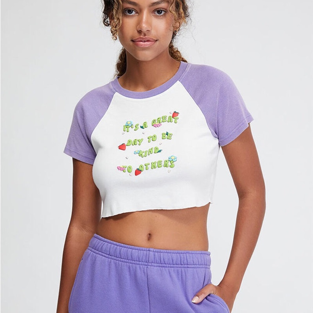 Pacsun Be Kind Baby Tee Shirt, Purple + White, size medium